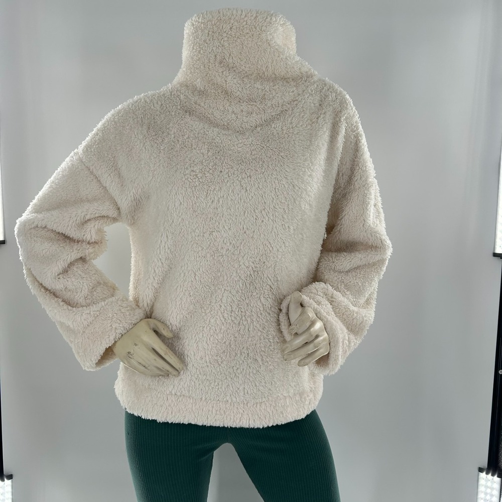 GAP BODY Sherpa Fleece Pullover Comfy Fit with Loose  Turtleneck‎ Womens Small